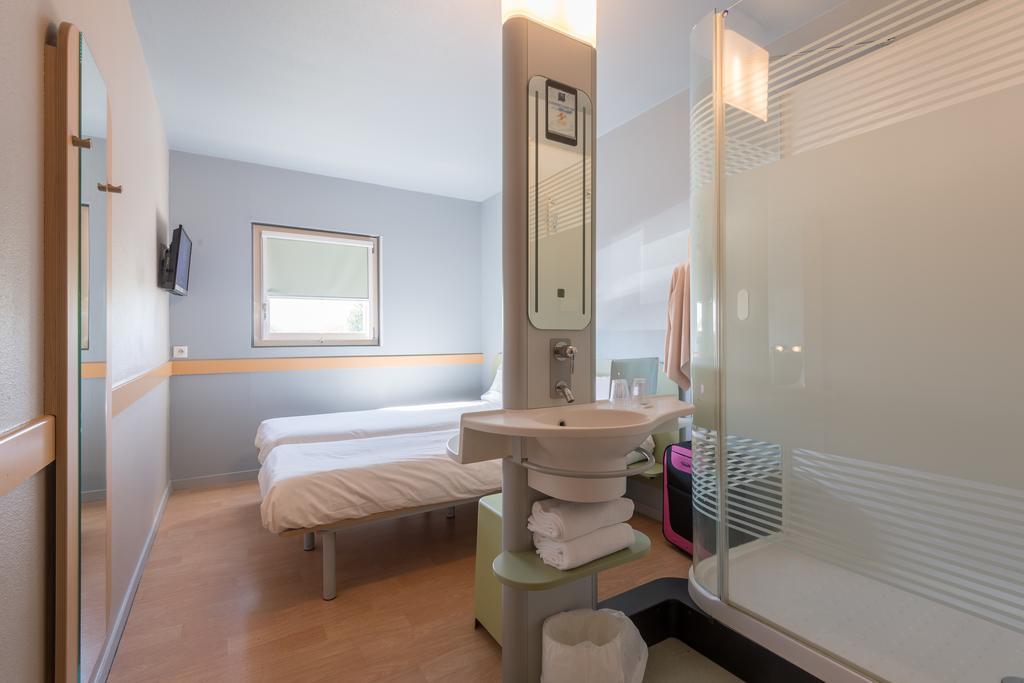 Ibis Budget Amberieu En Bugey/Chateau Gaillard A42 Exterior photo
